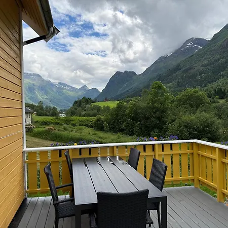 Naustvoll Olden
