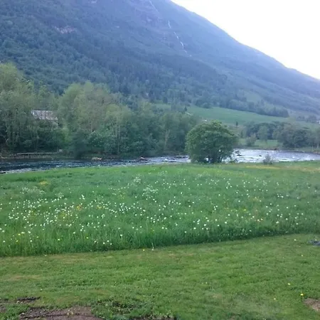 Naustvoll Tatil Evi