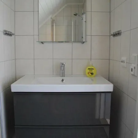 Naustvoll * Olden