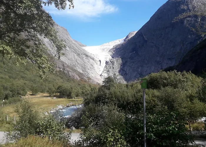 Naustvoll Olden