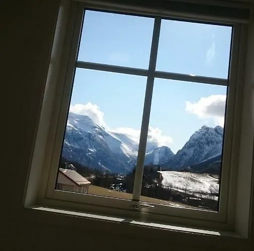 Naustvoll Olden