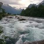 نواستفول *
