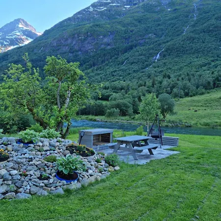 Naustvoll Олден